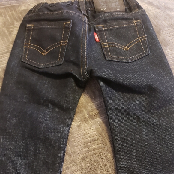 Levis - Picture 3 of 5